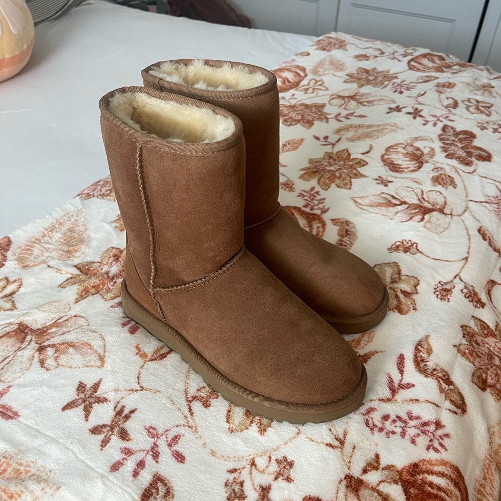 UGG Classic Short